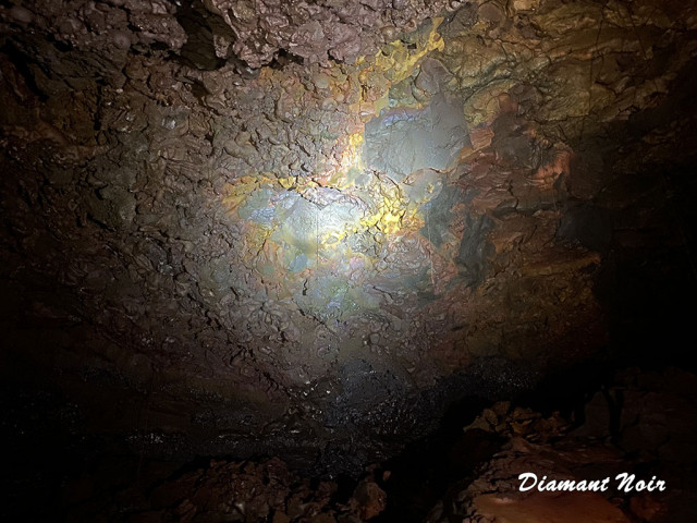 Photo Diamant Noir - Tunnels de Lave