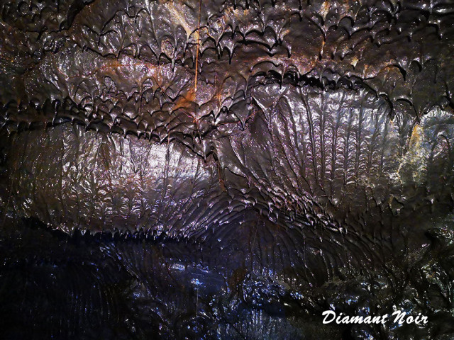 Photo Diamant Noir - Tunnels de Lave