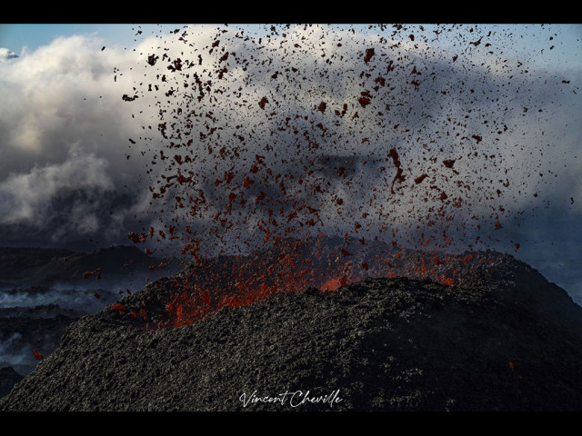 Photo Volcano Explorer